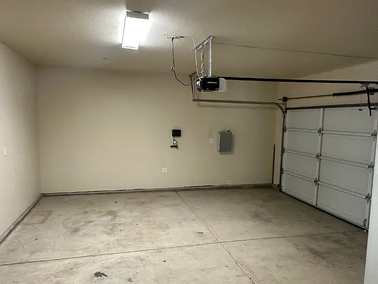 1338 Hermosa Dr — Photo 11