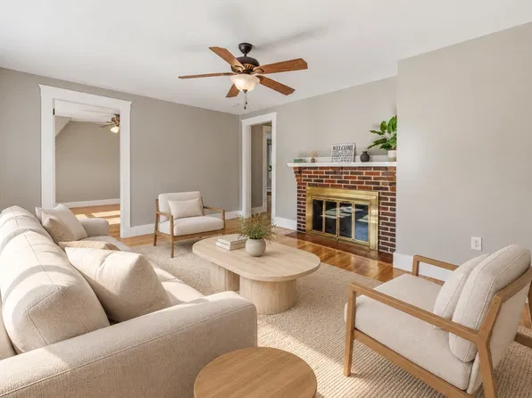 1145 Boylston St #3, Newton, MA 02464