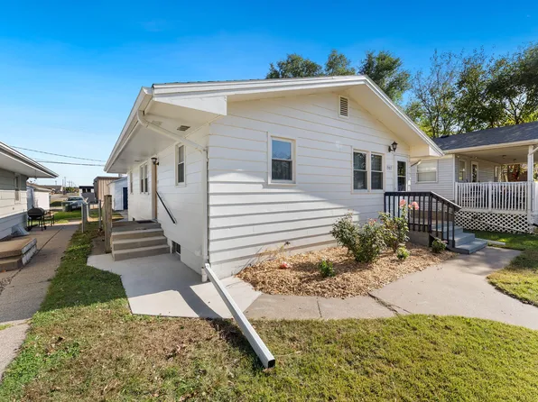 1507 Grand Ave, Muscatine, IA 52761