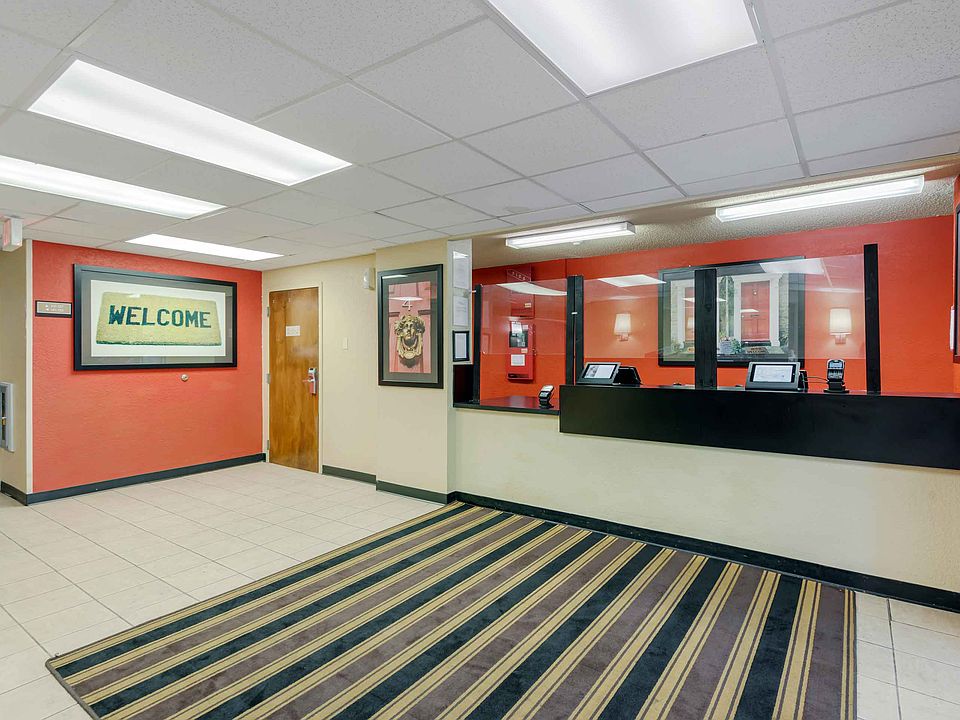 Lobby and Guest Check-in