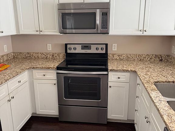 4th image of 1315 East Blvd Unit 412