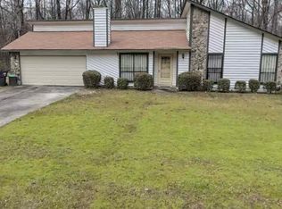 6965 Hania Dr, Fairburn, GA 30213