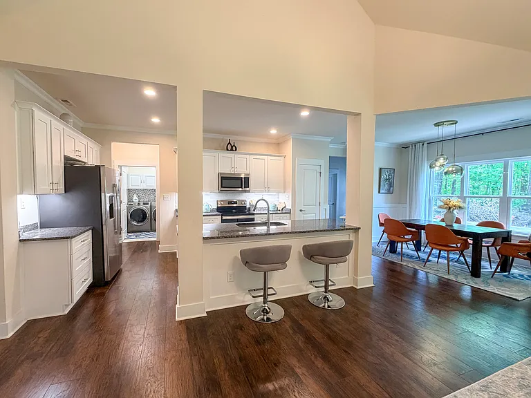 1004 Josey Ln — Photo 4