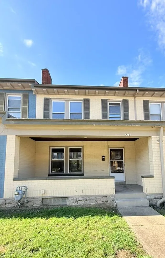 Laurel Ave — Photo 1