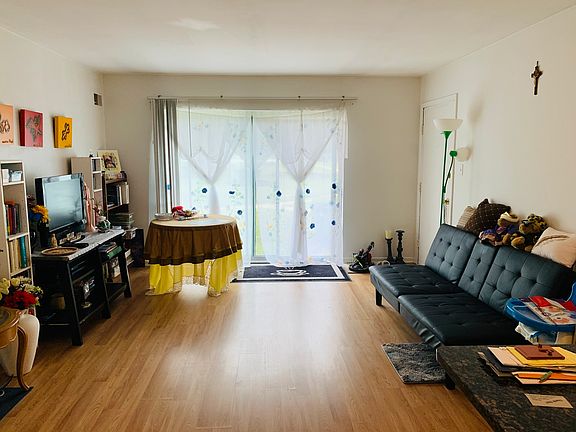 4th image of 9453 Bay Colony Dr APT 1E