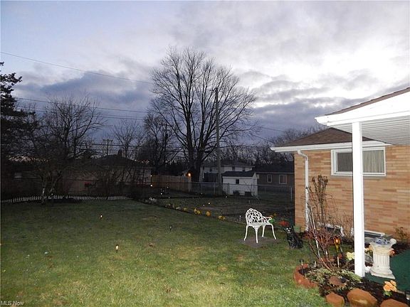 4th image of 23446 Hillcroft Dr