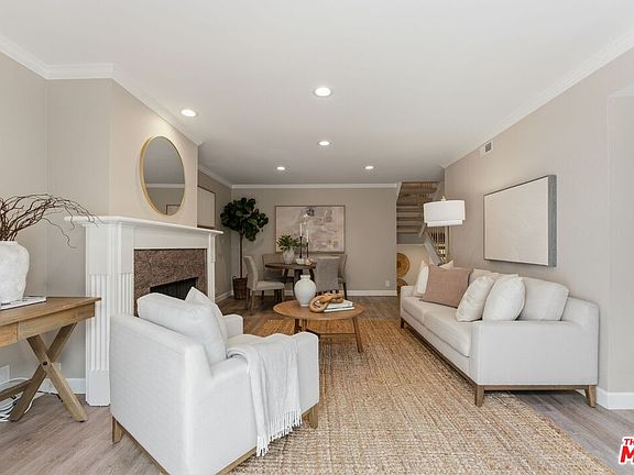 3rd image of 1456 Manhattan Beach Blvd #G
