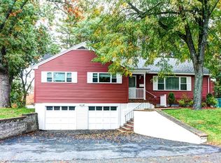 31 Woodlawn Ave, Chelmsford, MA 01824