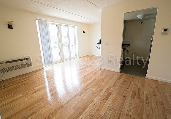 4th image of 88-20 Parsons Blvd #3D