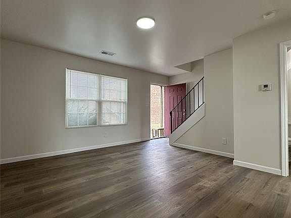 4th image of 4 Pheasantwood Dr