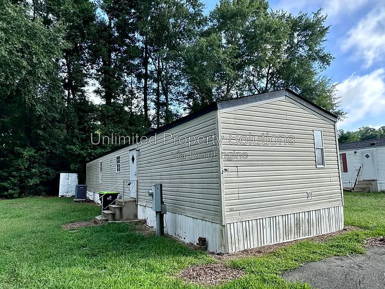 9499 Wendi Dr NE #J — Photo 2
