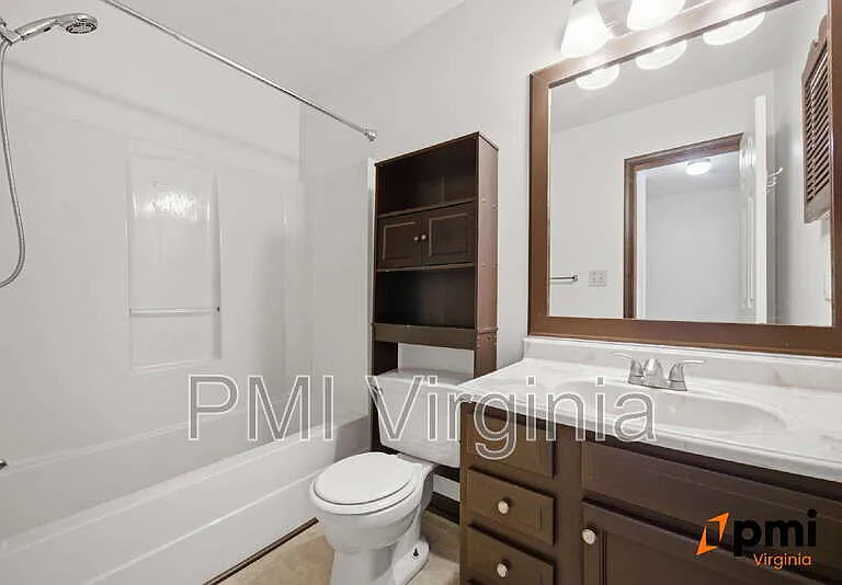 202 Stonehall Ct — Photo 30
