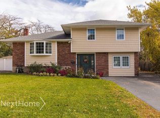 61 Howell Dr, Smithtown, NY 11787