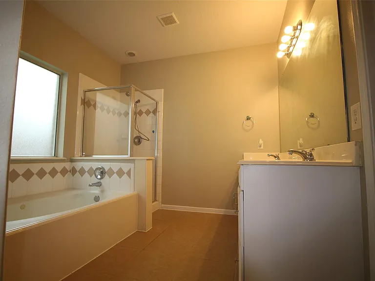 16730 Town Glade Dr — Photo 14