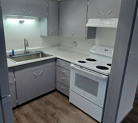 3rd image of 703 Gradelle Ave #2
