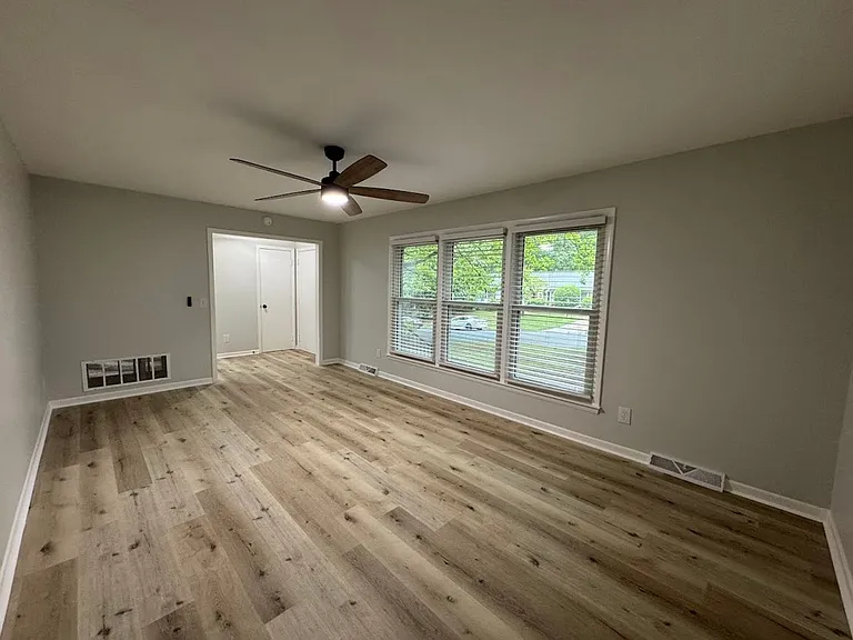 2205 Hathaway Dr — Photo 24