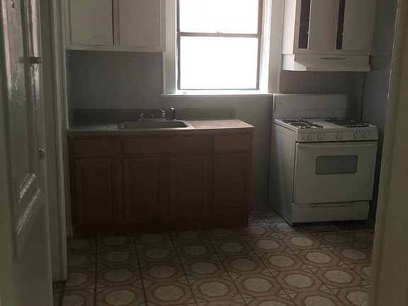 5th image of 482 Summer Ave APT 204