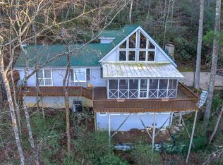 6336 Crow Creek Rd, Lakemont, GA 30552