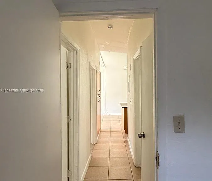 1525 NW 18th Ct — Photo 4