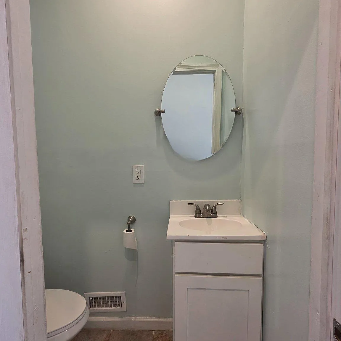 3 bed, 1.5 bath, 864 sqft, $1,500 — Photo 3