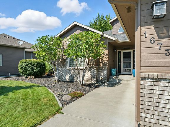 4th image of 1673 Venus Cir