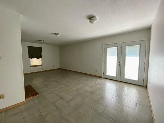3rd image of 5417 Constance St