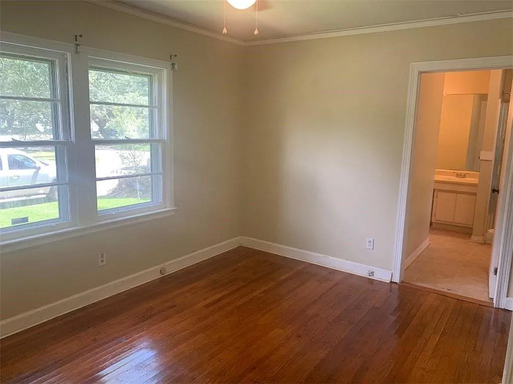 3 bed, 2.0 bath, 1100 sqft, $1,250 — Photo 3