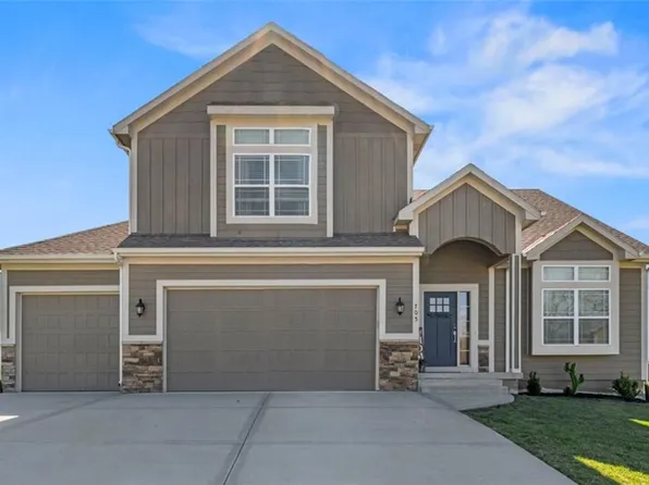 705 Buckeye Ln, Pleasant Hill, MO 64080