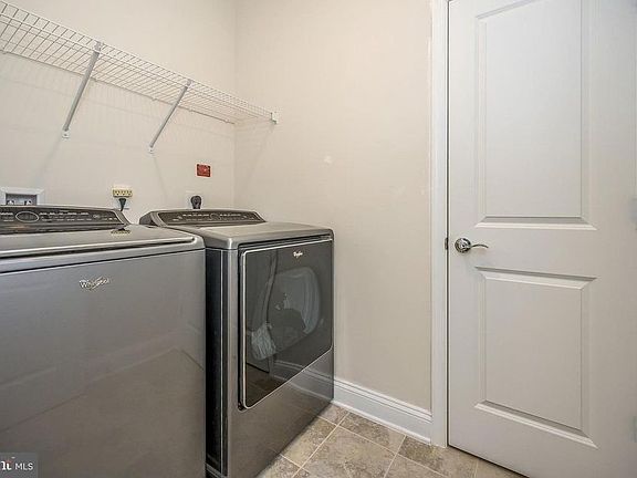 3rd image of 22555 Amendola Ter #1