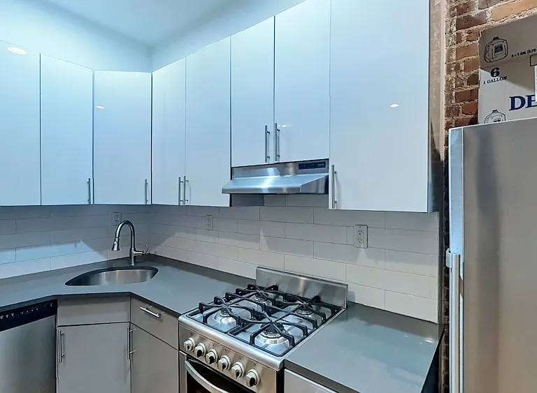 1047 Bedford Ave #3B — Photo 3