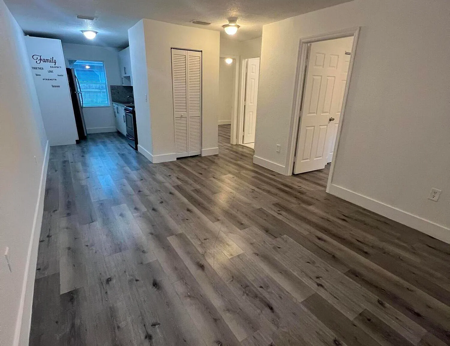 2 bed, 1.0 bath, 700 sqft, $1,795 — Photo 3