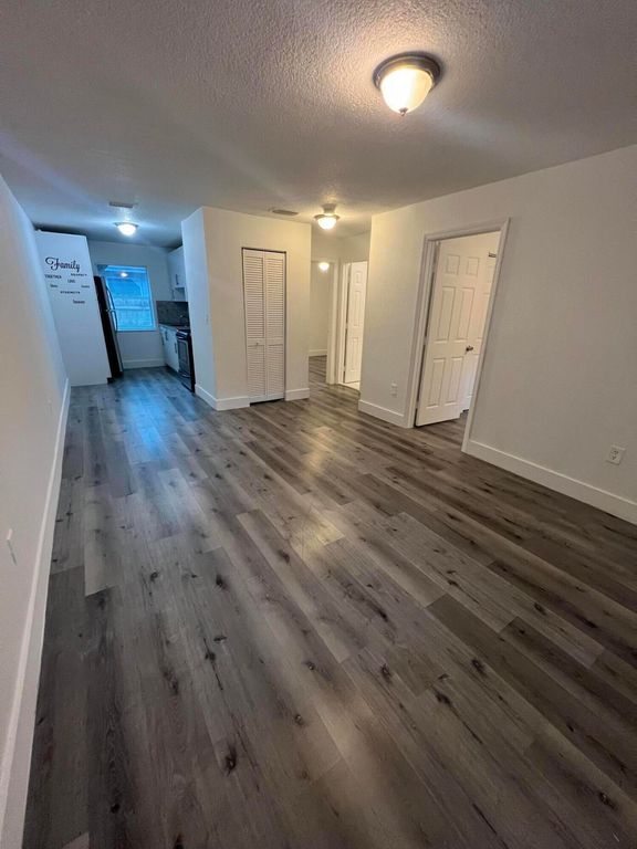 242 NW 14th St #2, photo 3
