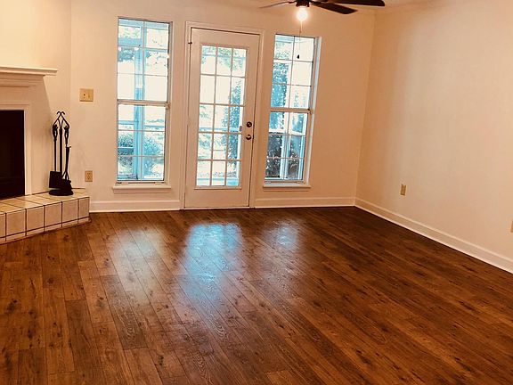 3rd image of 115 Reynolds Ave APT 11