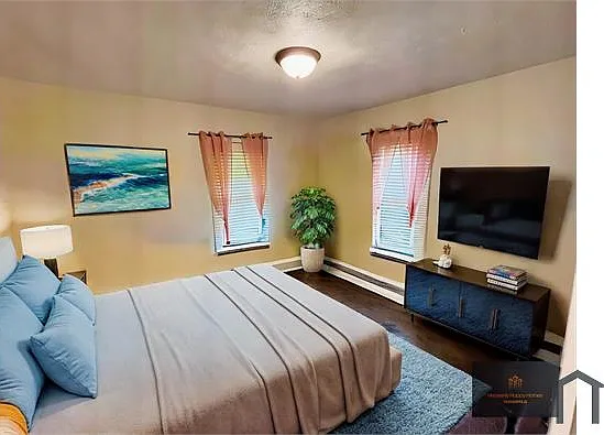 3 bed, $1,895 — Photo 2