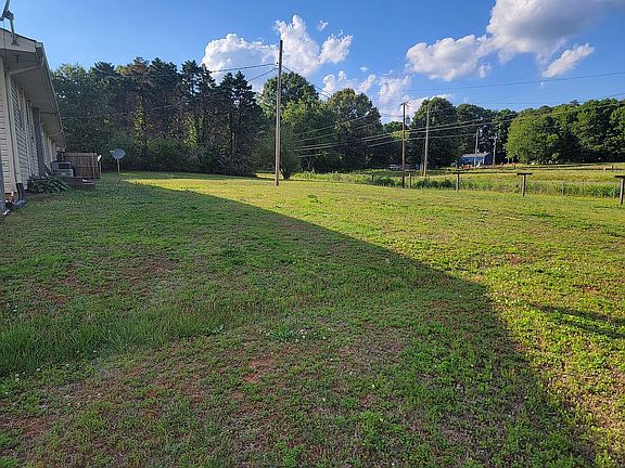 5th image of 50 Deer Park Rd