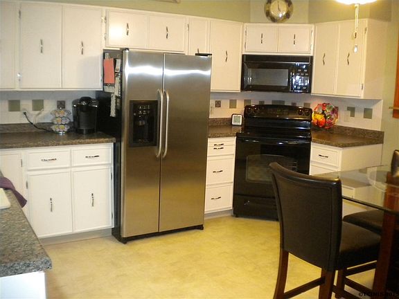 2nd image of 614 3rd Ave SE