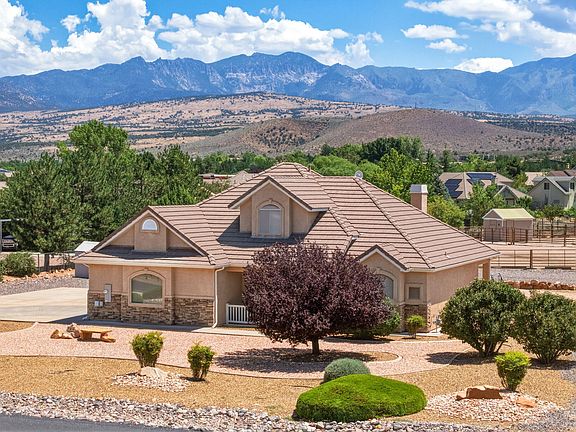 2nd image of 764 N Dammeron Valley Dr