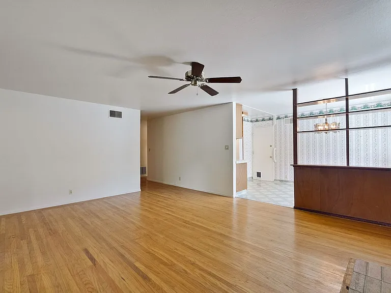 160 Kit Carson Ct — Photo 9