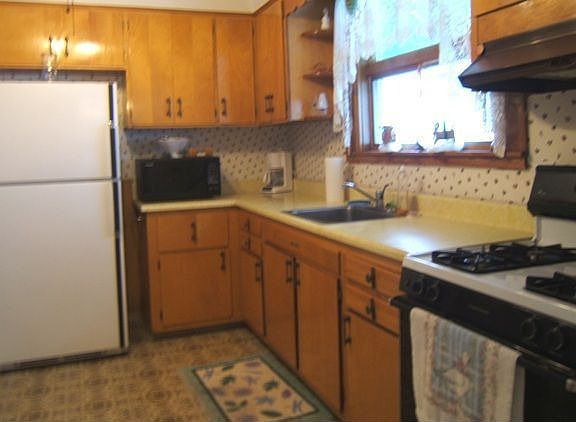 3rd image of 3827 E 54th St