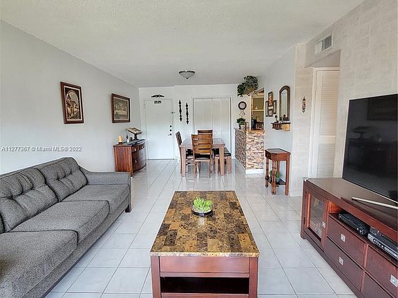 5th image of 9140 Fontainebleau Blvd APT 306
