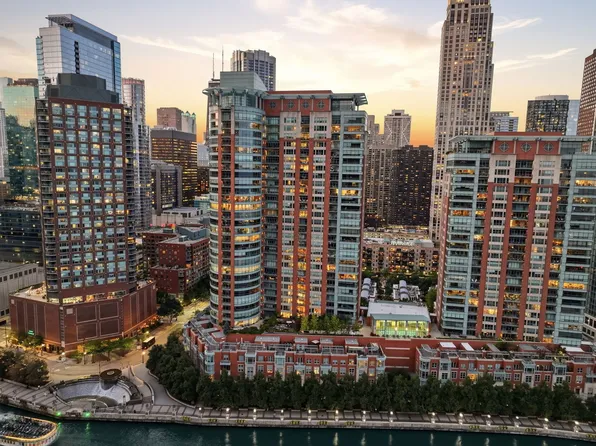 415 E North Water St #2805, Chicago, IL 60611