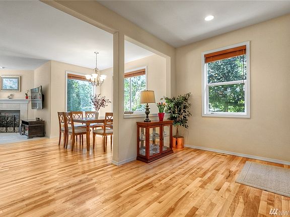4th image of 24505 NE 3rd Pl