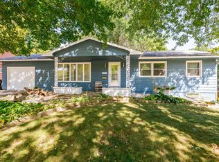 2910 Eastwood Dr, Iowa City, IA