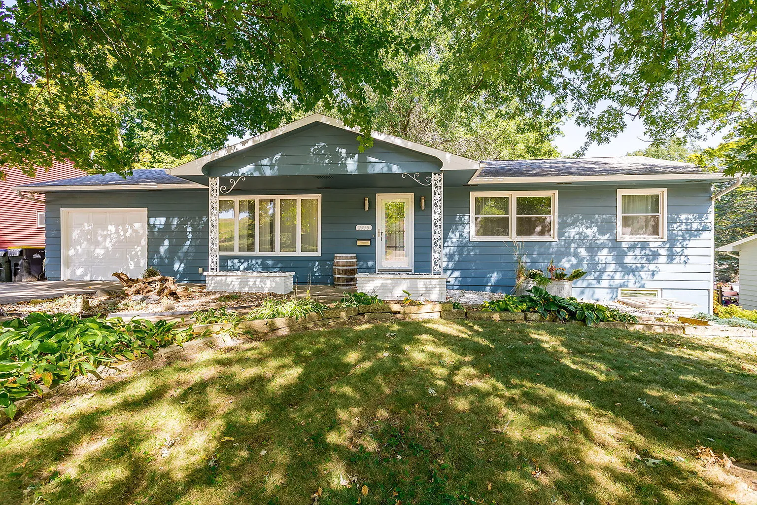2910 Eastwood Dr photo 1