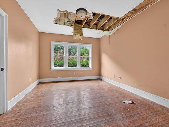 24th image of 530 W Raines Rd