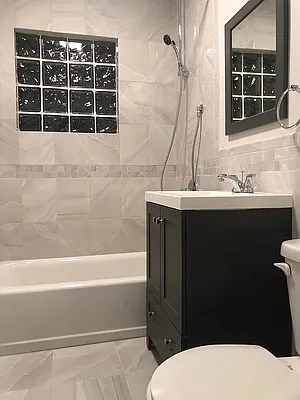 Rented by Bouklis Group | media 4