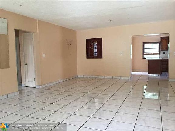 3rd image of 1138 NE 158th St