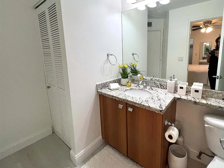1125 Crystal Way #F — Photo 21