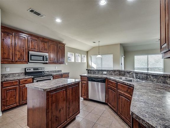 5th image of 9236 Diane Dr