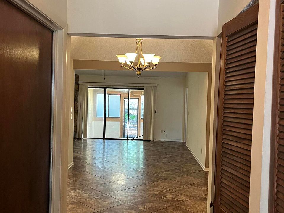 2nd image of 7457 COLONY COVE Lane